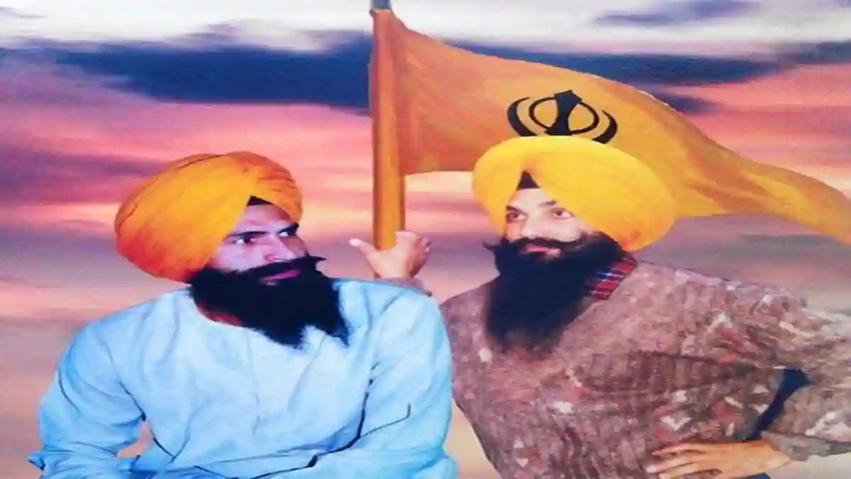 Bhai Sukha-Jinda with Nishan Sahib